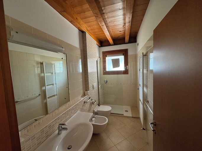 Bathroom 4, Kairos Garda Hotel - Be Happy Hotels, Verona