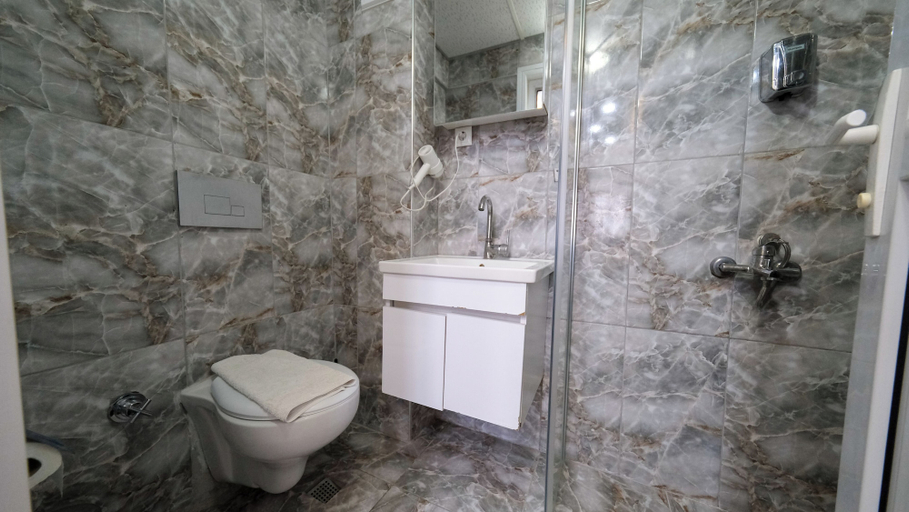 Bathroom 5, Bona Sera Hotel, Fatih