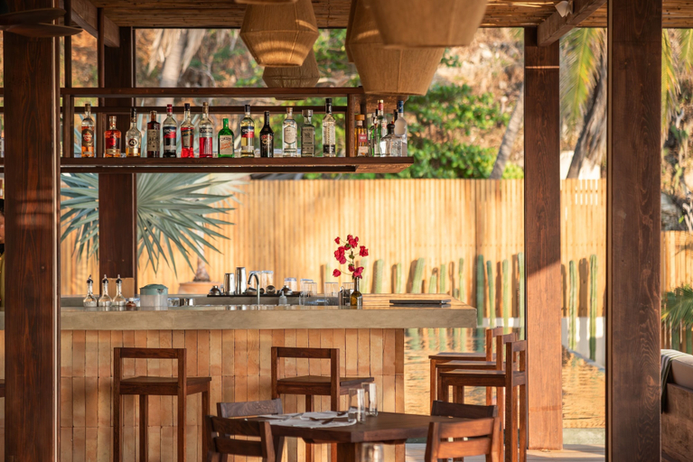 Food & Drinks 5, Casa Yati, Dist. Pochutla