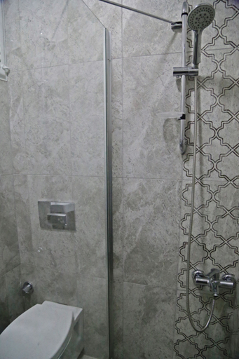 Bathroom 5, Puhu Otel, Kadıköy