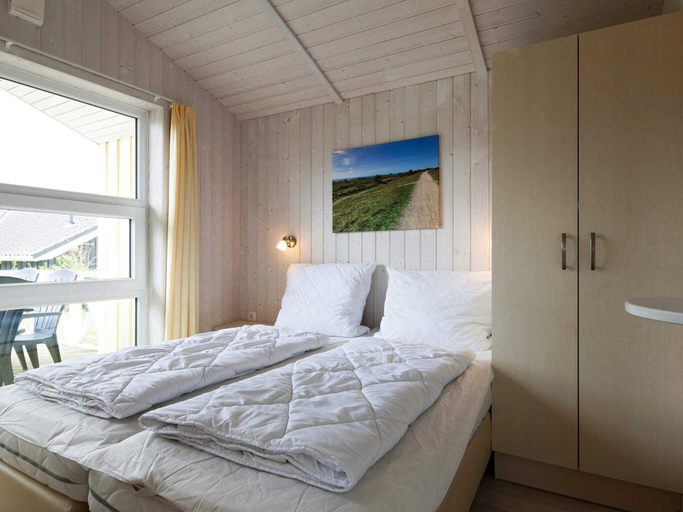 Bedroom 2, Holiday Home in Grömmitz, Ostholstein