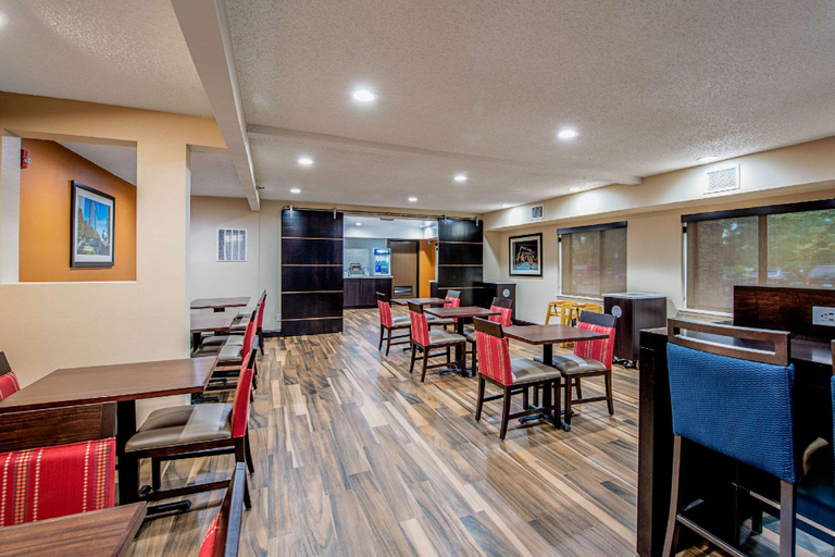 Food & Drinks 5, Spark by Hilton Matteson Chicago I 57, Cook
