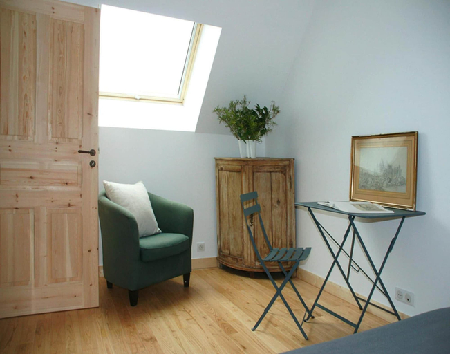 Room 5, Comfortable Country Villa, Near Coast, Plougasnou, Finistère