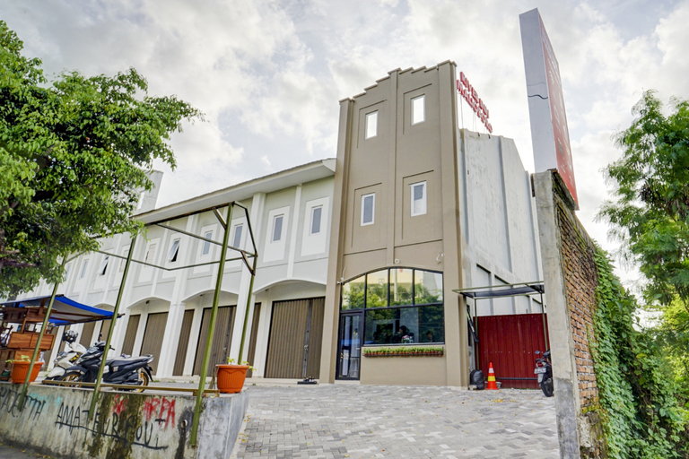 Exterior & Views 1, Hotel O River inn Malioboro, Yogyakarta