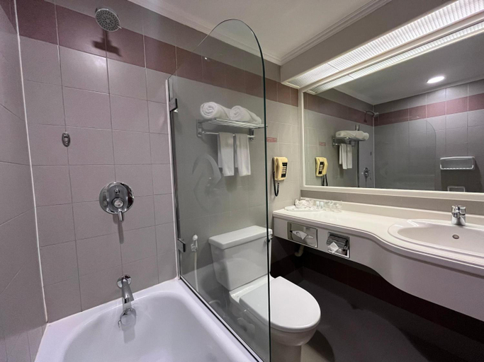Bathroom 11