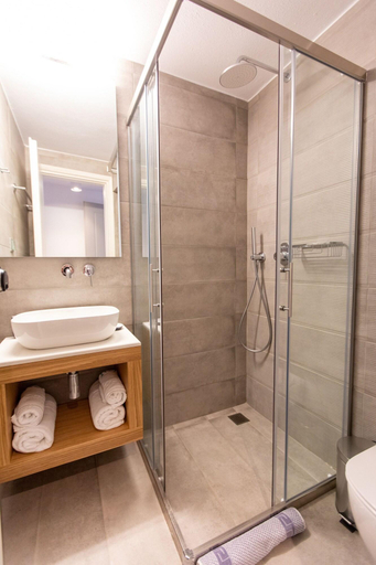 Bathroom 4, Iris Skiathos, Thessaly