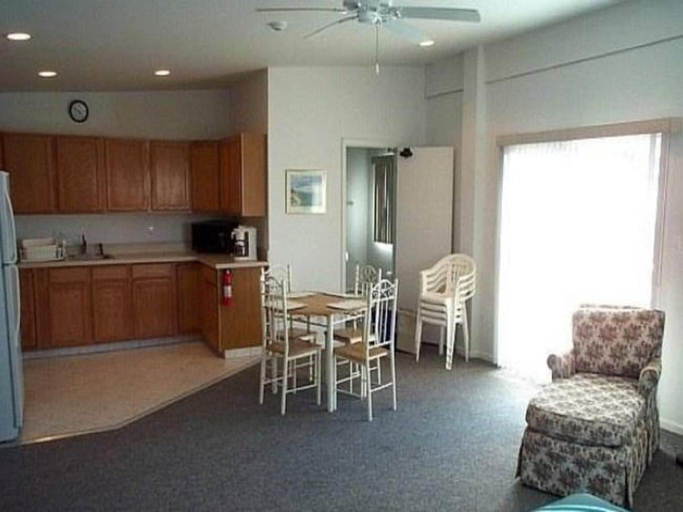 Others 5, Boardwalk Sand & Surf Beach Hotel Oceanfront, Ocean