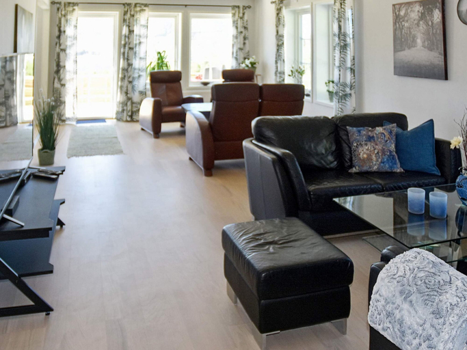 Others 5, 4 Person Holiday Home in Brattvag, Haram