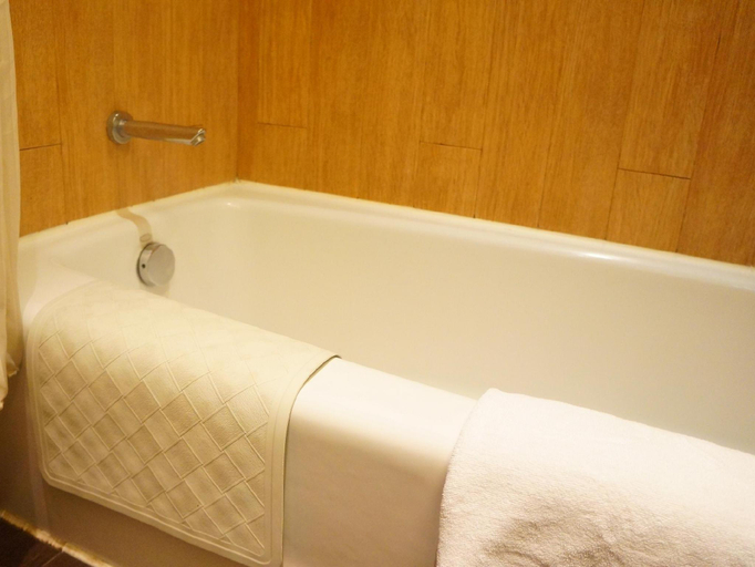 Bathroom 4, Noah's Ark Hotel & Resort, New Territories
