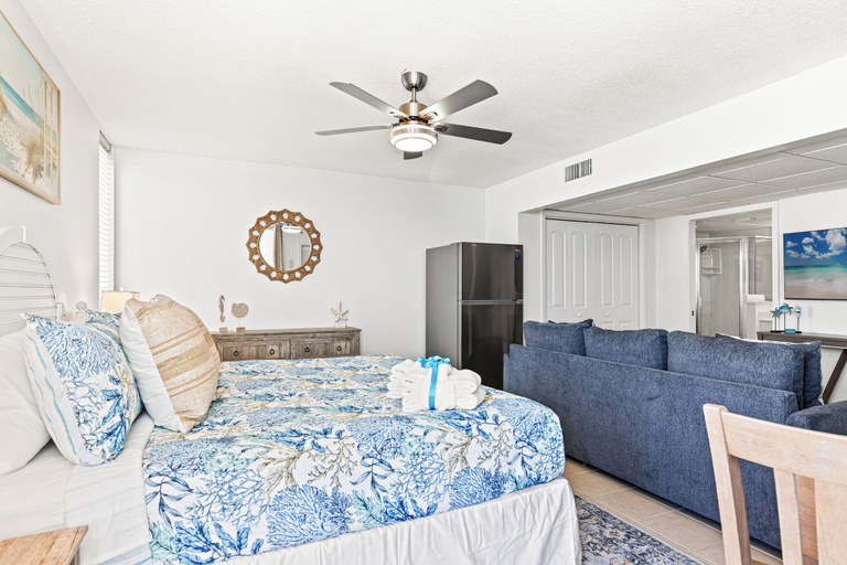 Bedroom 3, Coastal Hideaway: Cozy Beachfront Studio Sleeps 4 With Stunning Views!, Bay