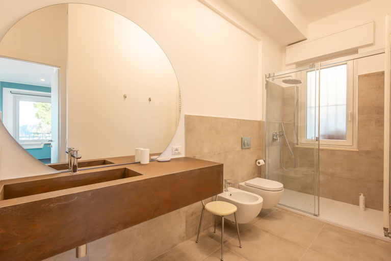 Room 4, Sky Sea Apartment by Wonderful Italy, Imperia