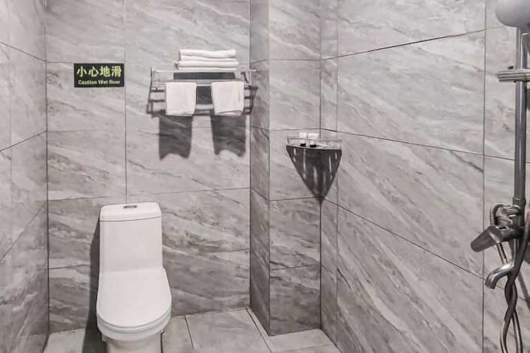 Bathroom 4, Mojiang XinXing Business Hotel, Pu'er