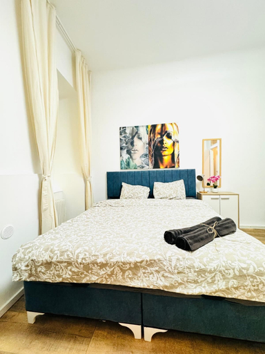 Bedroom 5, 5BR Apt 10min to Matzleinsdorfer, Wien