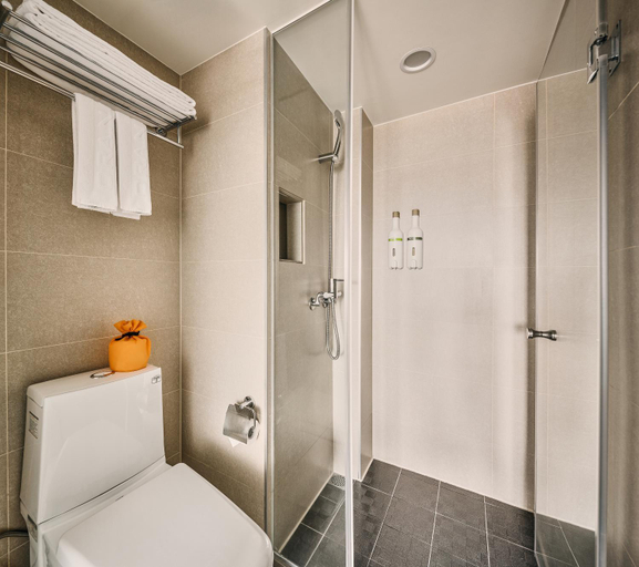 Bathroom 4, Orange Hotel - Ximen, Taipei City