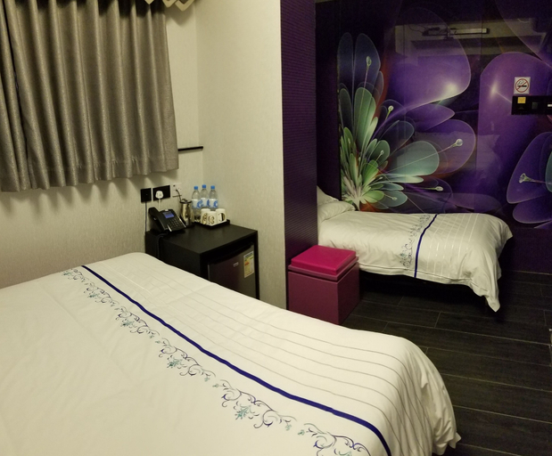 Bedroom 2, Star City Hotel, Kowloon