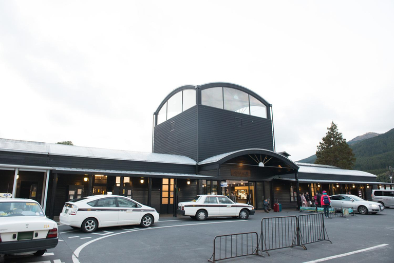 Exterior & Views
