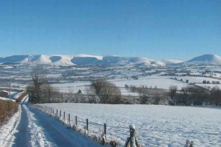Others 3, The Hillis Farmhouse - 6 Bed - Sleeps 11 - Pets, Powys