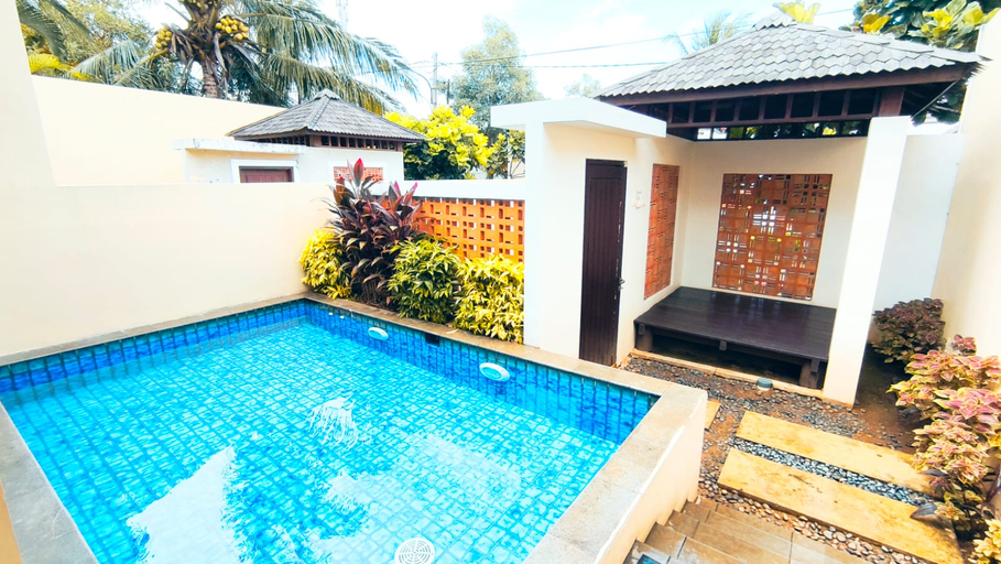 Swimming Pool 4