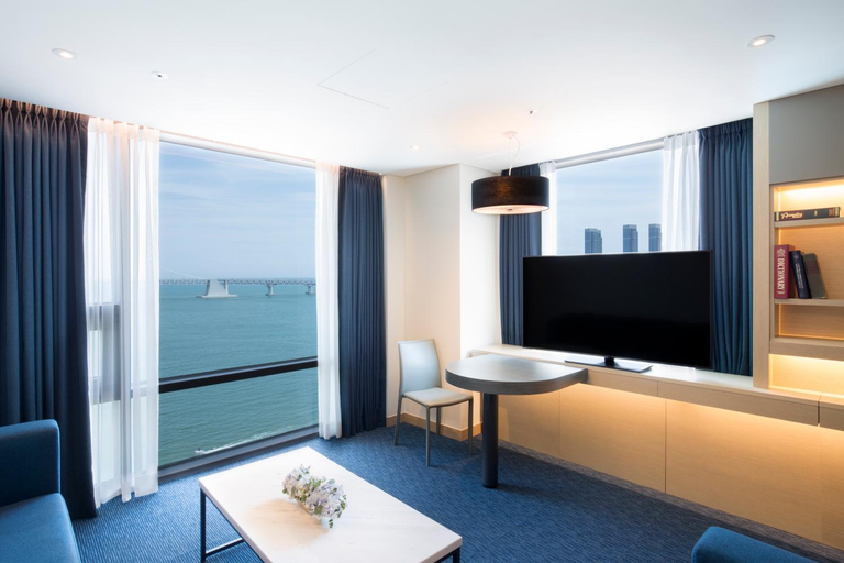 Others 4, Hotel Central Bay, Suyeong