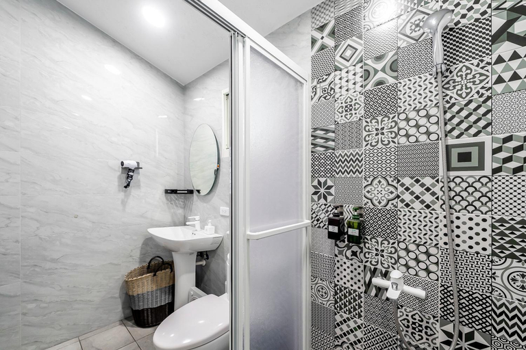 Bathroom 2, L.M.S B&B GLAMPING, Miaoli