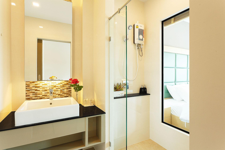 Bathroom 4, Greenpoint Residence, Bang Kapi