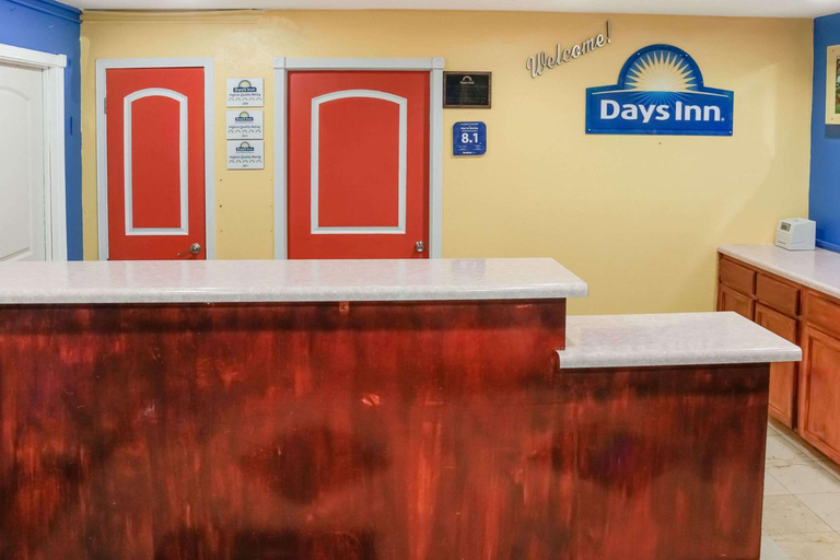 Public Area, Days Inn by Wyndham Bastrop, Bastrop