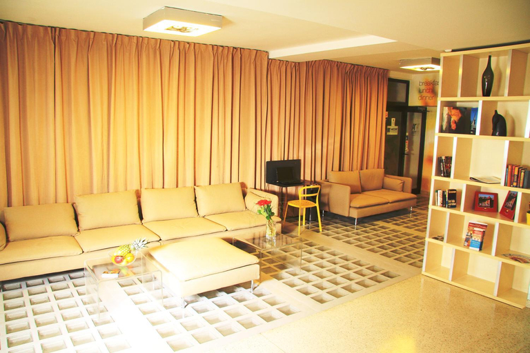 Public Area 4, Akcent hotel, Praha 5