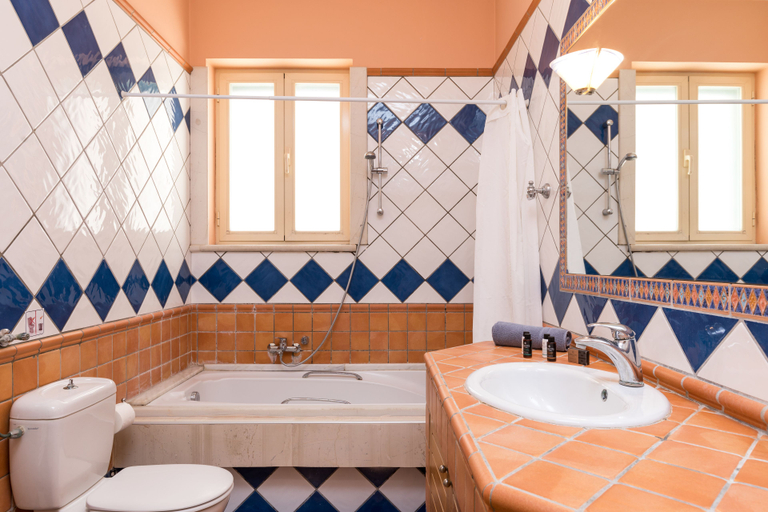 Bathroom 5, Moraitis Mansion, Ionian Islands