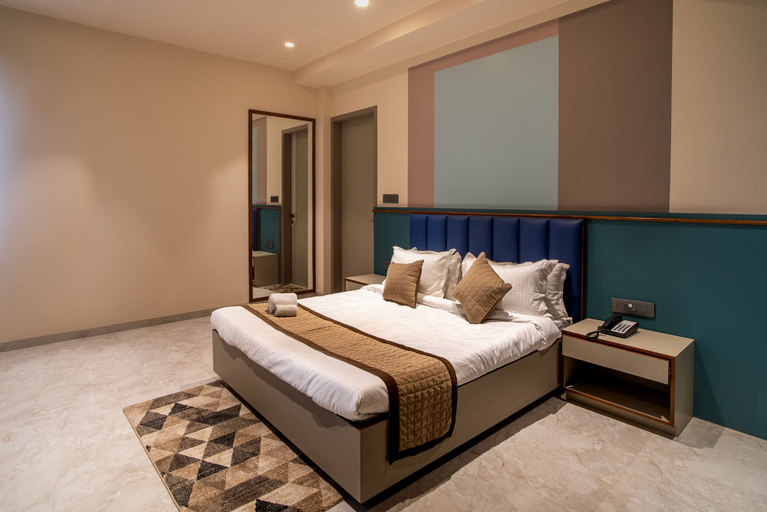 Bedroom 3, Hotel Shagun Farm Raipur, Raipur