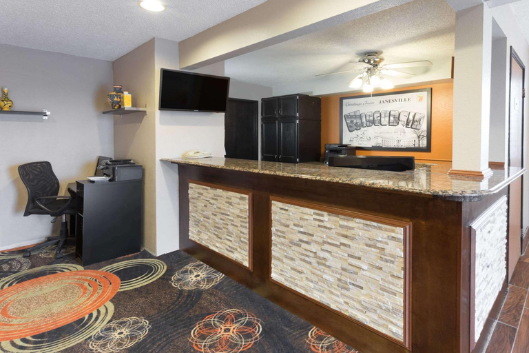 Public Area 2, Super 8 by Wyndham Janesville, Rock