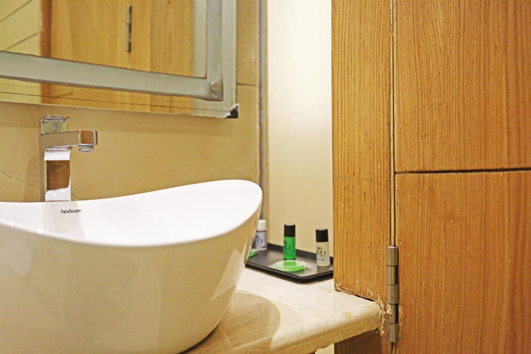 Bathroom 15
