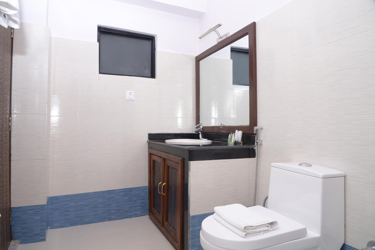 Bathroom 4, Raniban Arcade, Gandaki