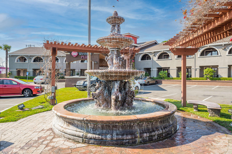 Exterior & Views 2, Best Western Plus Brookside Inn, Santa Clara