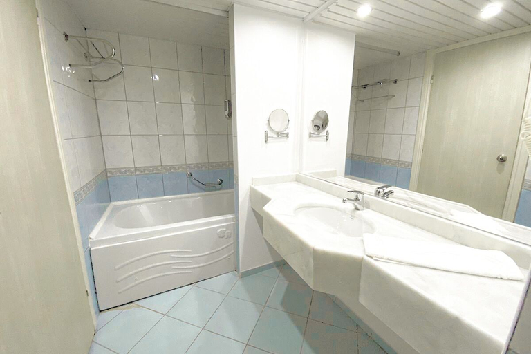 Bathroom 5, Grand Cortez Halal Family Hotel - All Inclusive, Alanya