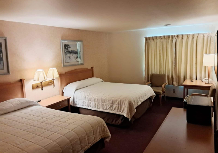 Bedroom 4, Summit Inn, King