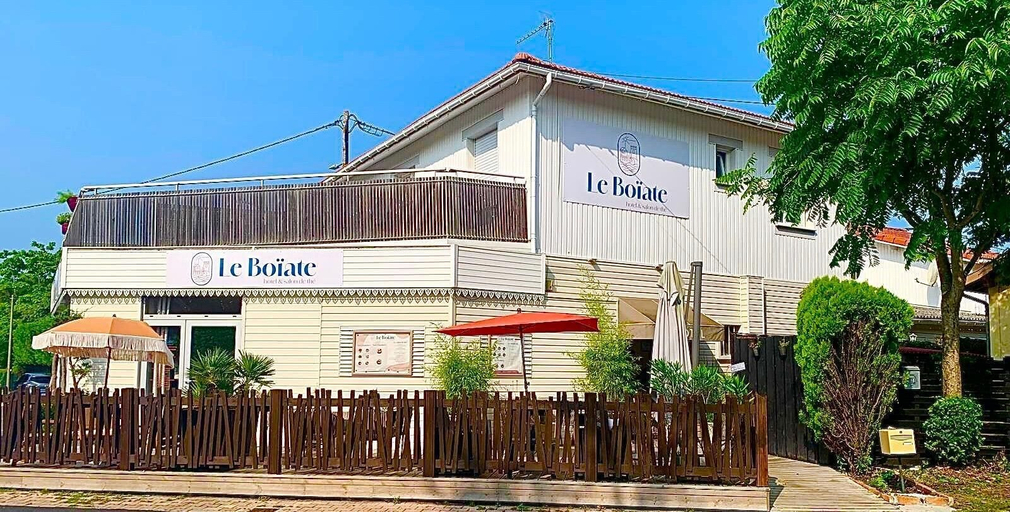 Exterior & Views