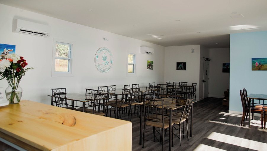 Food & Drinks 4, Blanches Hideaway, Division No. 8