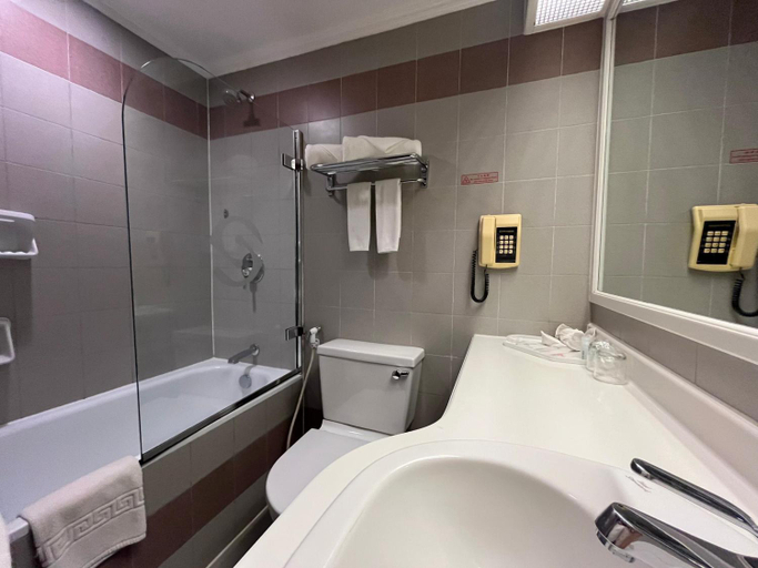 Bathroom 7
