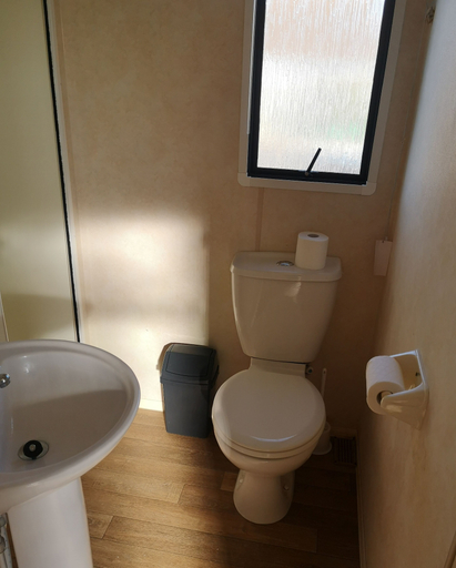 Bathroom, Seaside Haven Retreat in Walton, Essex