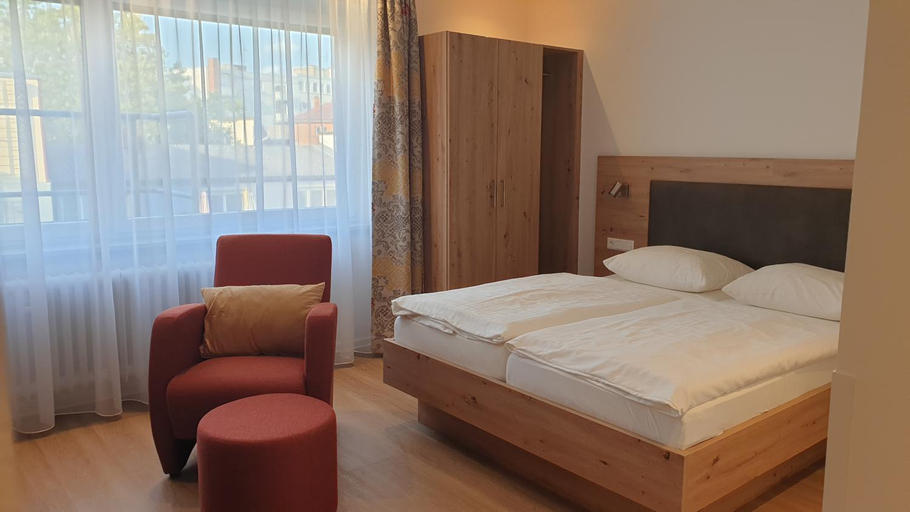 Bedroom 3, Hotel Erbprinzenhof, Karlsruhe
