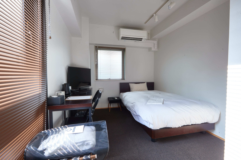 Bedroom 2, 8 Hotel Chigasaki, Chigasaki