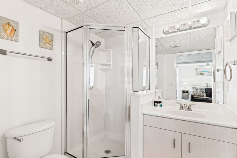 Bathroom, Coastal Hideaway: Cozy Beachfront Studio Sleeps 4 With Stunning Views!, Bay