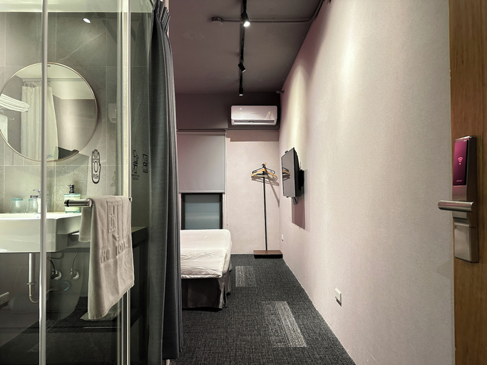 Bathroom 19