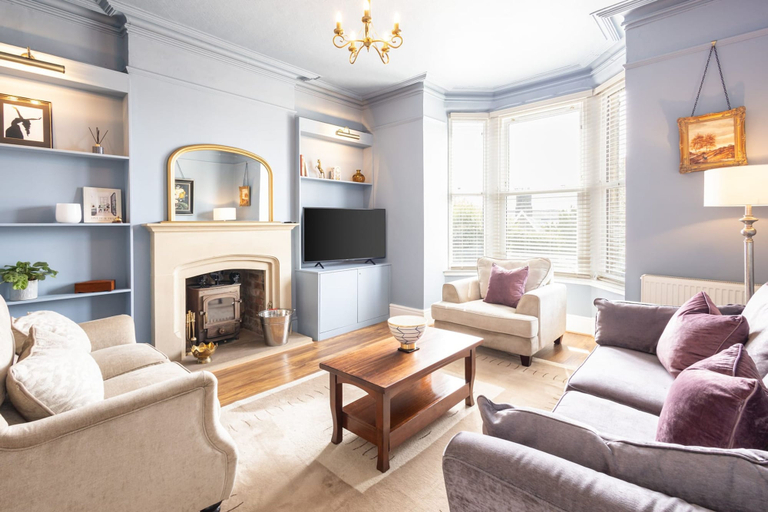 Room 2, Host Stay Rock End, Derbyshire