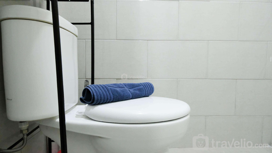 Bathroom 5, Studio Supermall Mansion Benson Tower By Travelio, Surabaya