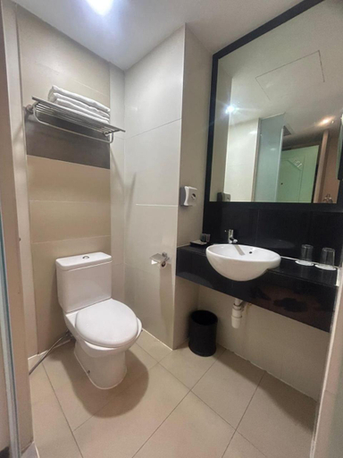 Bathroom 3, The Elopura Hotel, Sandakan