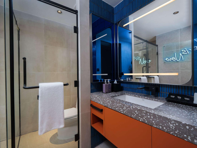 Bathroom 5, Tribe Phuket Patong, Pulau Phuket