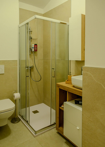Bathroom 3, Casa delle Magnolie, Verona