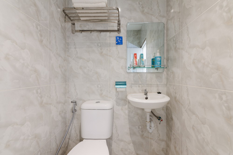 Bathroom 7