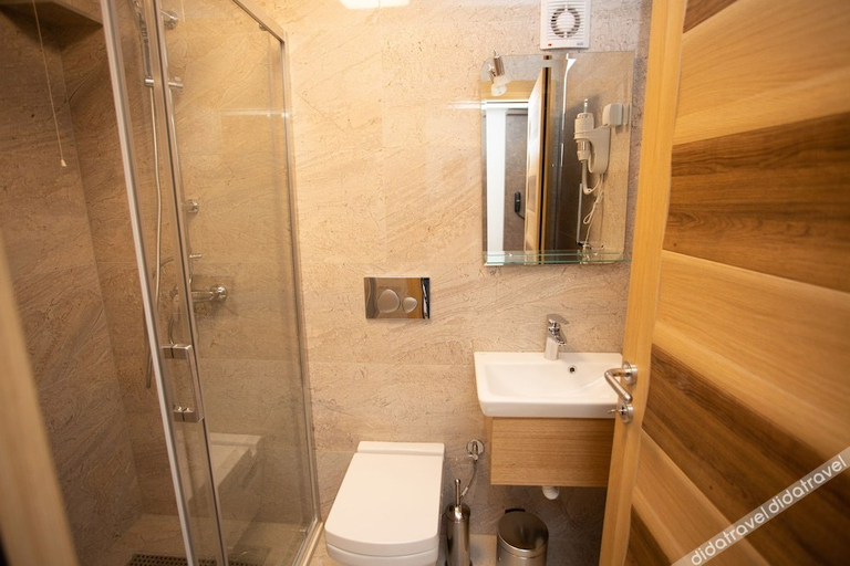 Bathroom 3, Hotel Vrbak ND, Novi Pazar